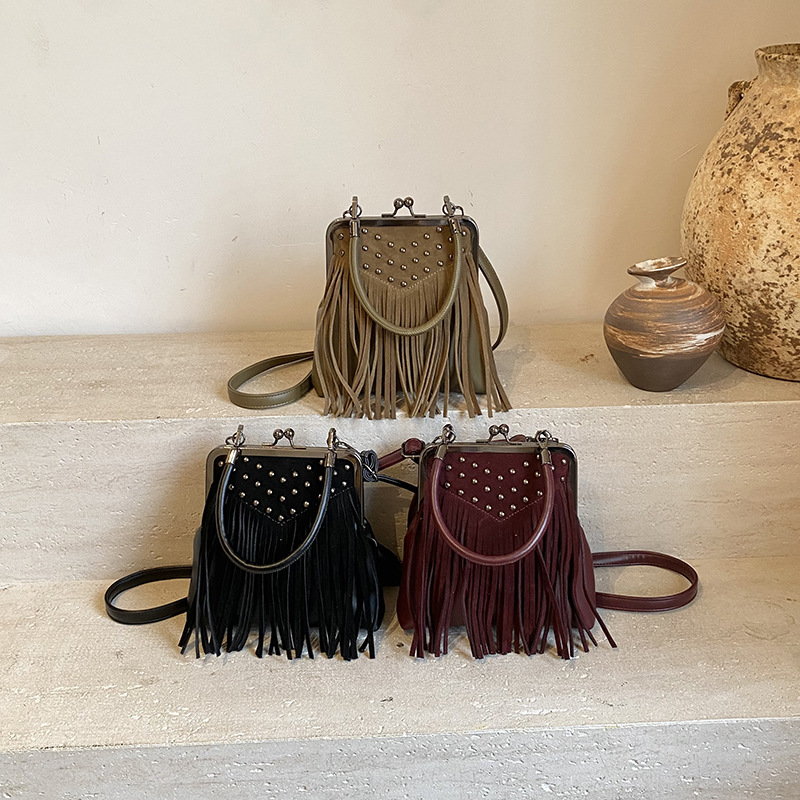 Kadın Modası Perçinli El Çanta - Women'S Bags New Collection incelemesi ve fiyatı
