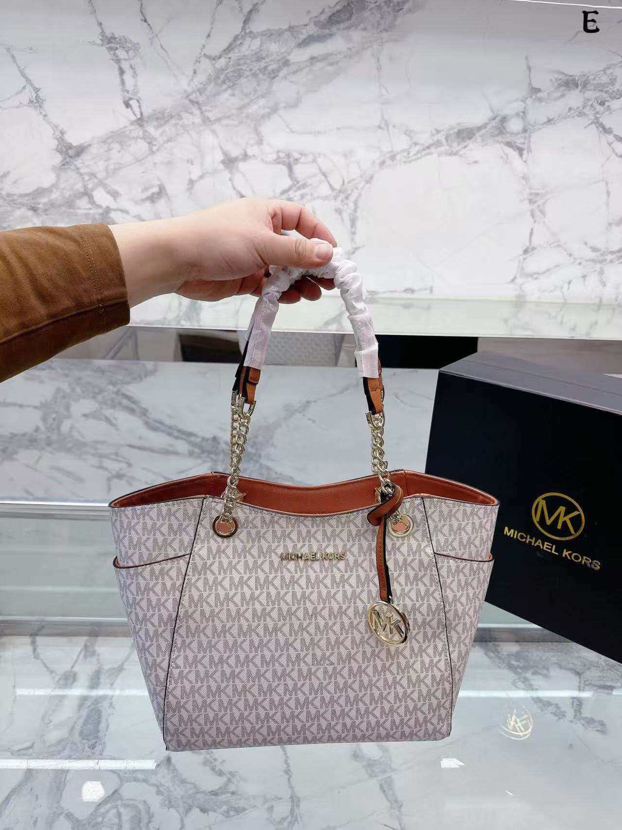 Michael Kors Jet Set 2026 Yeni - Women'S Bags Of Michael Kors incelemesi ve fiyatı