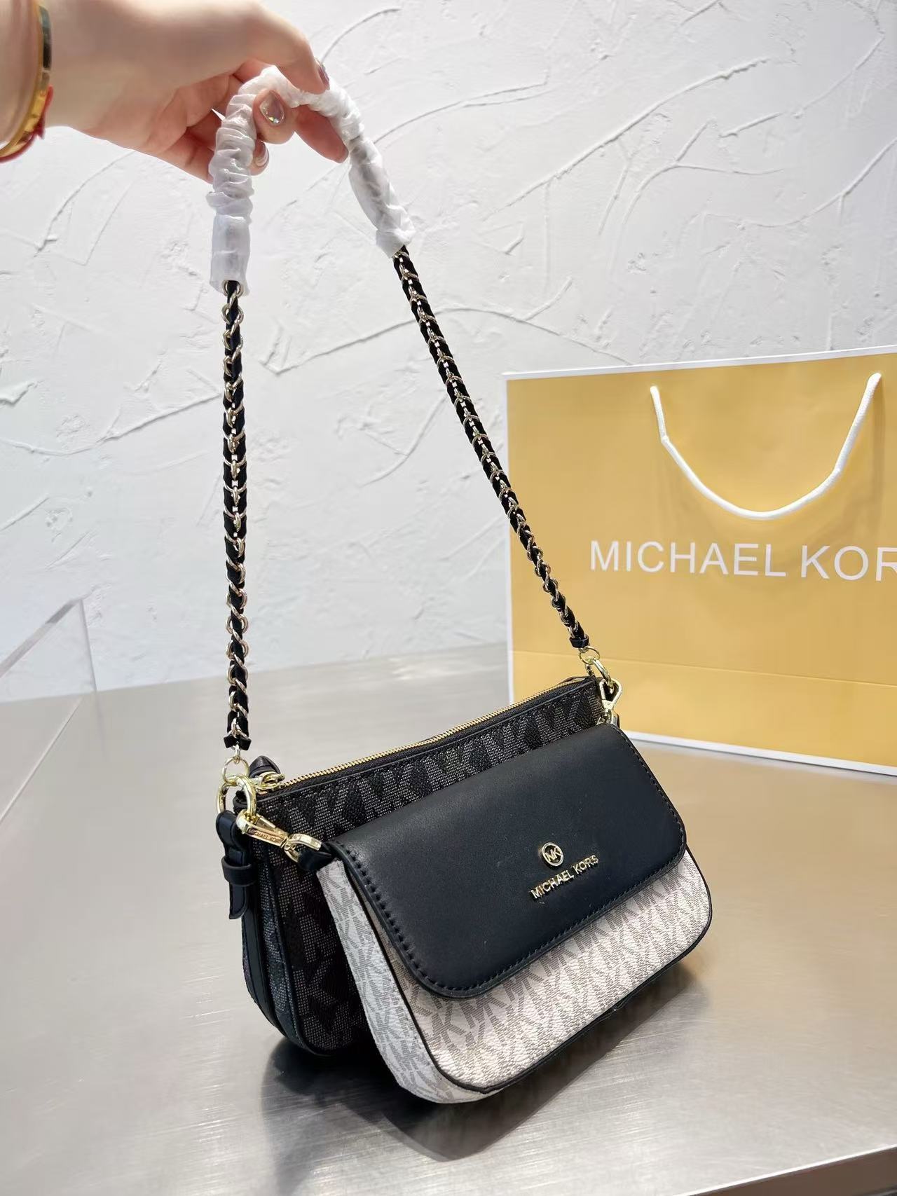 Yepyeni Michael Kors Ole Jet S - Women'S Bags Of Michael Kors incelemesi ve fiyatı